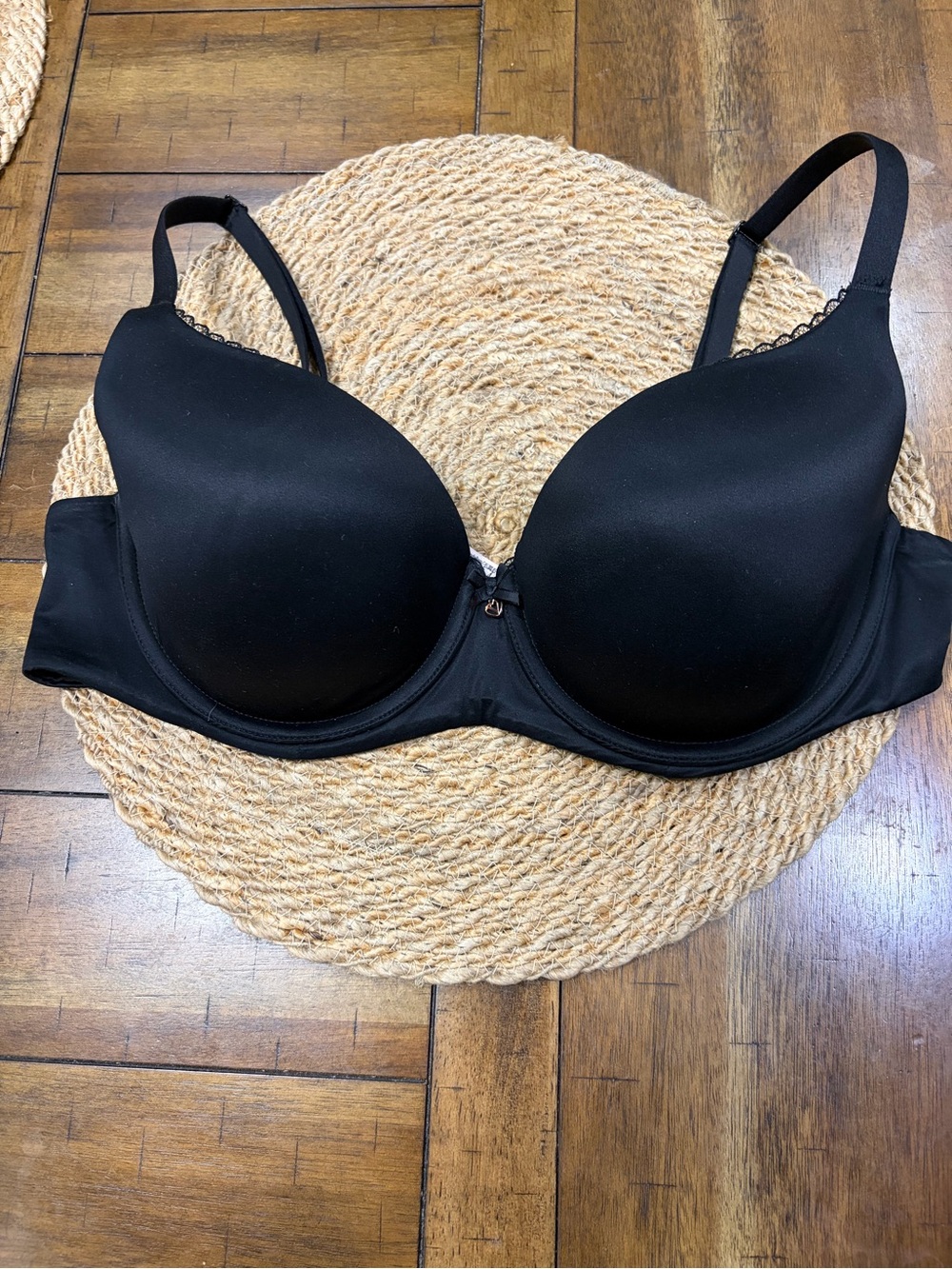Victoria's Secret Black Molded T-Shirt Bra